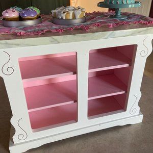 American Girl Sweet Treats Bakery Case